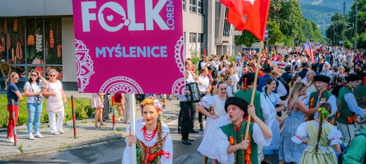 Nawet ulewa nie zatrzymała Festiwalu. 12. Międzynarodowe Małopolskie Spotkania z Folklorem dobiegły końca