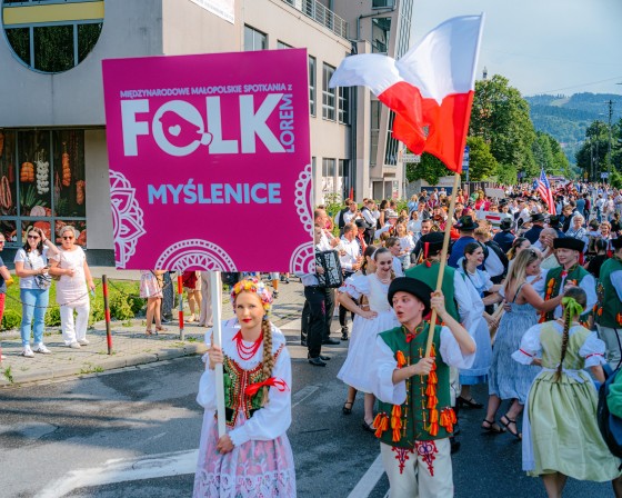 Nawet ulewa nie zatrzymała Festiwalu. 12. Międzynarodowe Małopolskie Spotkania z Folklorem dobiegły końca