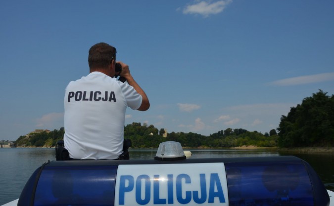 Policja przypomina: Jezioro Dobczyckie to zbiornik retencyjny. Obowiązuje tu zakaz kąpieli