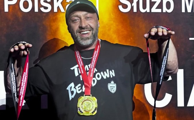 Robert Kostecki mistrzem Polski. Podniósł 300 kilogramów i ustanowił rekord kraju