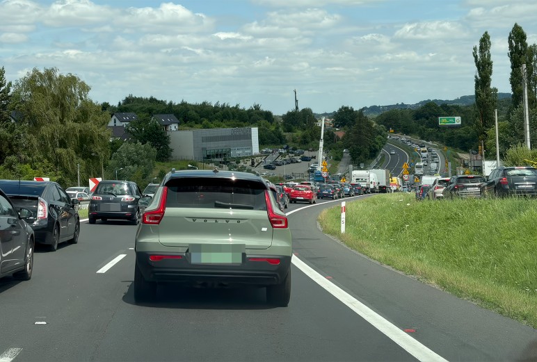 Pierwszy weekend po zmianach na Zakopiance. Kierowcy utknęli w korkach przed Krakowem