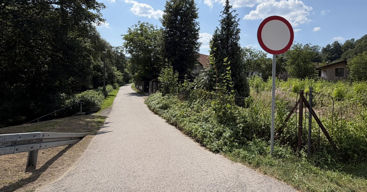 Myślenice. Nowy blok przy ul. Piłsudskiego z dojazdem alejką spacerową? Radni zgodzili się rozpocząć procedurę ZPI