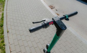 Trzemeśnia: Jechał hulajnogą elektryczną 56 km/h. Dostał mandat na 1500 zł