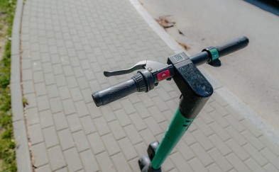 Trzemeśnia: Jechał hulajnogą elektryczną 56 km/h. Dostał mandat na 1500 zł