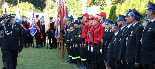 Jubileusz 75-lecia OSP i 25-lecia MDP w Kornatce. Przekazanie nowego wozu oraz proporca