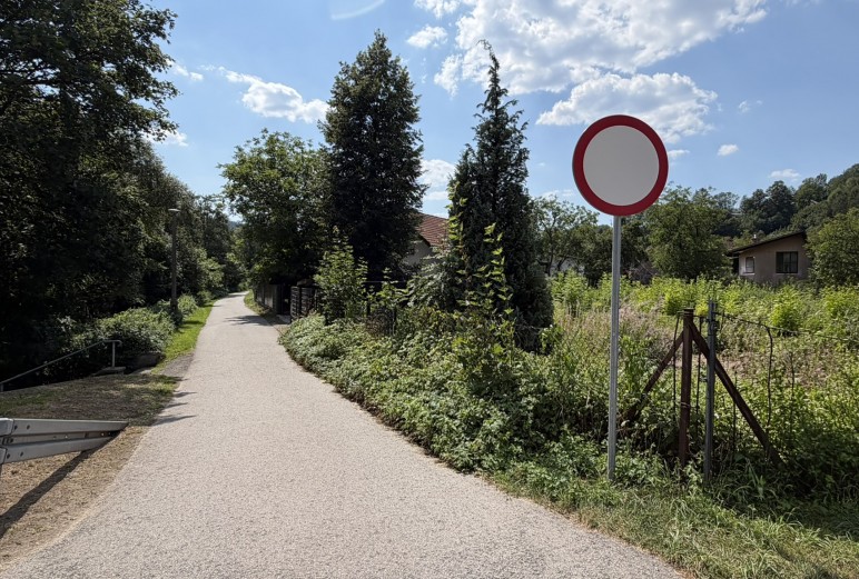 Myślenice. Nowy blok przy ul. Piłsudskiego z dojazdem alejką spacerową? Radni zgodzili się rozpocząć procedurę ZPI