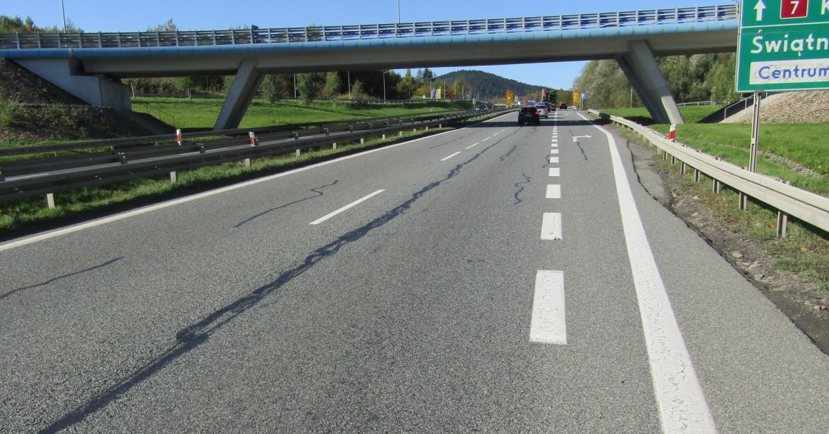 Zakopianka. Remont nawierzchni w Myślenicach. Utrudnienia na odcinku 660 metrów