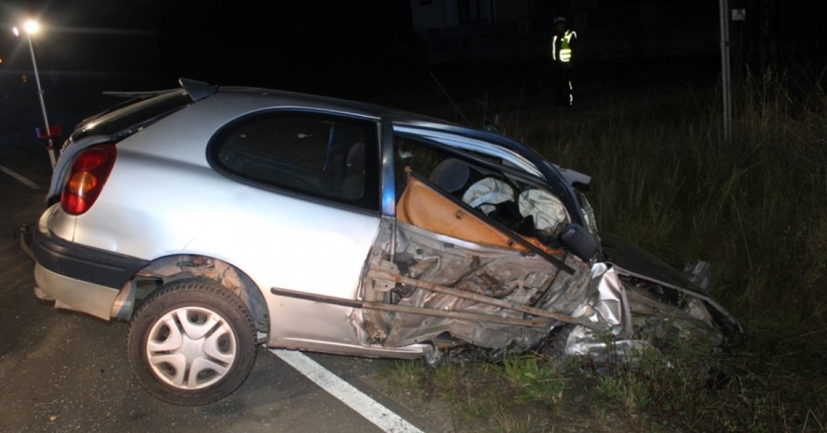 Jasienica. Po pijaku ukradł samochód, spowodował wypadek i uciekł do lasu. Namierzyli go dronem