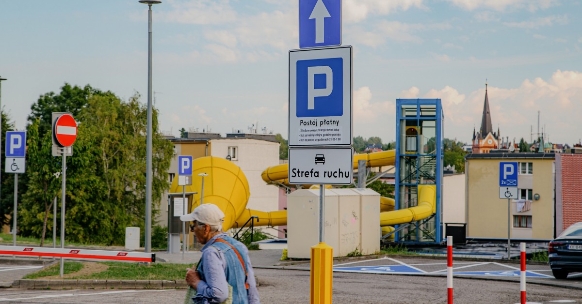 Myślenice. Płatny parking przy basenie już działa. Od września obowiązują tu nowe zasady