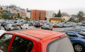 Myślenice. Trwają prace nad parkingiem przy ul. Traugutta. Zmiana koncepcji zawiera funkcję schronienia
