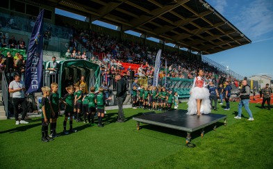 Myślenice. Na inaugurację miejskiego stadionu Dalin zagrał z Wisłą. Budowa trwała 2,5 roku i kosztowała 30 mln zł
