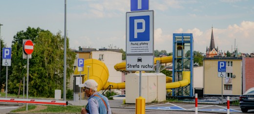 Myślenice. Płatny parking przy basenie już działa. Od września obowiązują tu nowe zasady