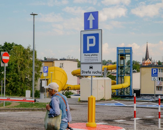 Myślenice. Płatny parking przy basenie już działa. Od września obowiązują tu nowe zasady