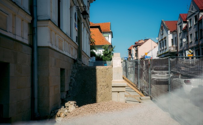 Myślenice. Trwa remont schodów przy SP1. Mają być gotowe do końca roku
