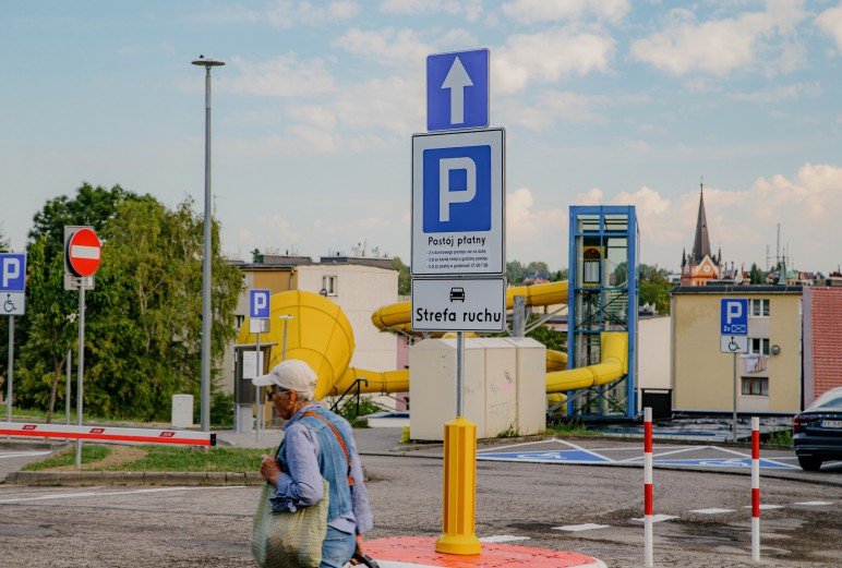 Myślenice. Płatny parking przy basenie już działa. Od września obowiązują tu nowe zasady