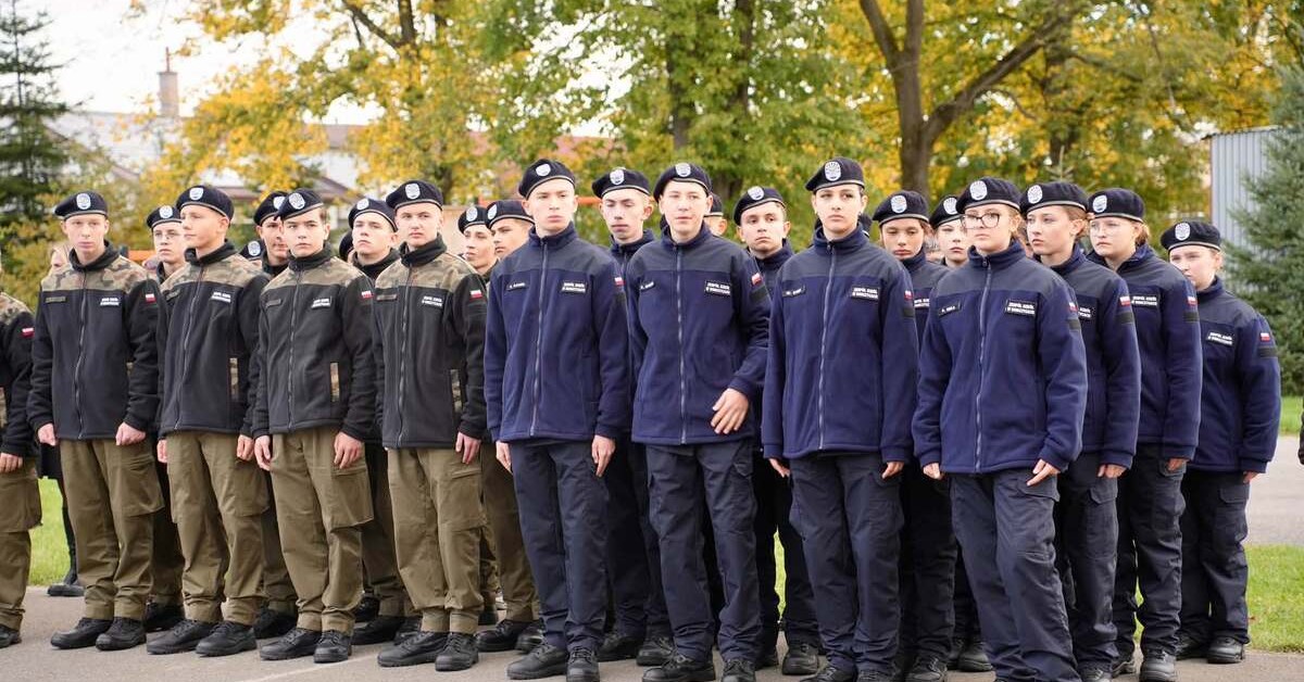 Dobczyce. Ślubowanie uczniów mundurowych klas pierwszych