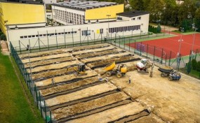 Orlik przy SP nr 3 w Myślenicach w remoncie. "Zakres prac dotyczy budowy boiska praktycznie od podstaw"