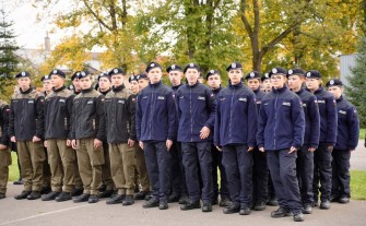 Dobczyce. Ślubowanie uczniów mundurowych klas pierwszych