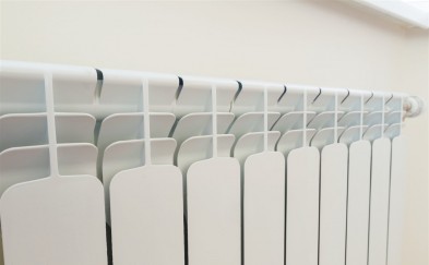Grzejnik łazienkowy elektryczny czy wodny – porównanie kosztów eksploatacji