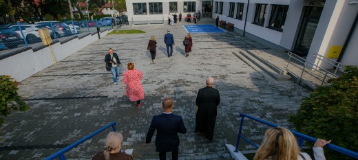 Myślenice. Nowe skrzydło w Zespole Szkół im. Andrzeja Średniawskiego otwarte. Znalazło się tu sześć pracowni