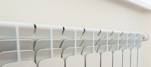 Grzejnik łazienkowy elektryczny czy wodny – porównanie kosztów eksploatacji