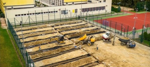 Orlik przy SP nr 3 w Myślenicach w remoncie. "Zakres prac dotyczy budowy boiska praktycznie od podstaw"