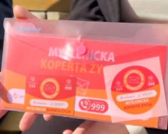 Koperta Życia w Myślenicach. Czym jest, gdzie ją odebrać, co wpisać do formularza i dlaczego trzymać ją w lodówce?