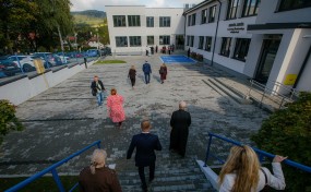 Myślenice. Nowe skrzydło w Zespole Szkół im. Andrzeja Średniawskiego otwarte. Znalazło się tu sześć pracowni